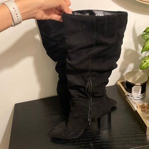 Carlos Santana - size 11 black - fake suede